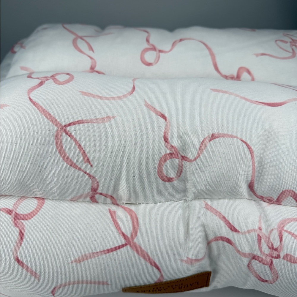 🐾 Laura Ashley Pink and White Swirl Ribbon Reversible Pet Bed 🐾 - Picture 5 of 7